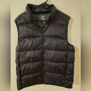 Uniqlo Men's Dark Puffer Vest